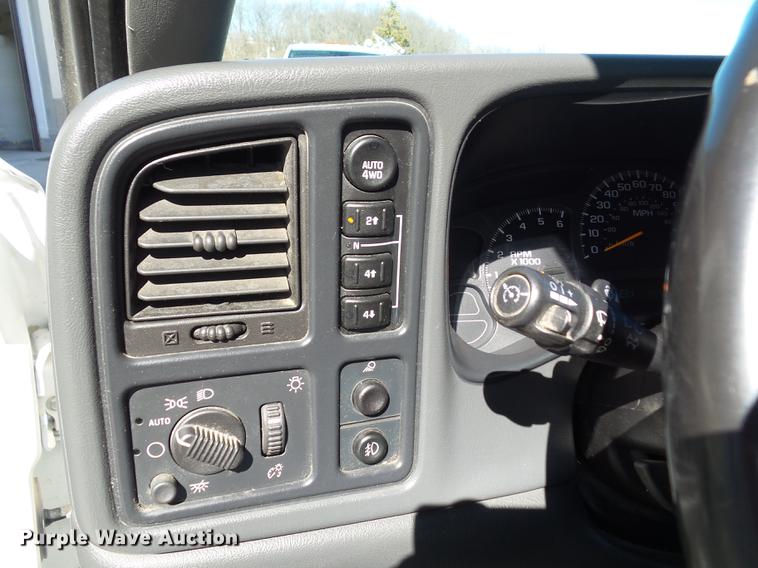 2003 Chevrolet Silverado 1500  Ext. Cab pickup truck