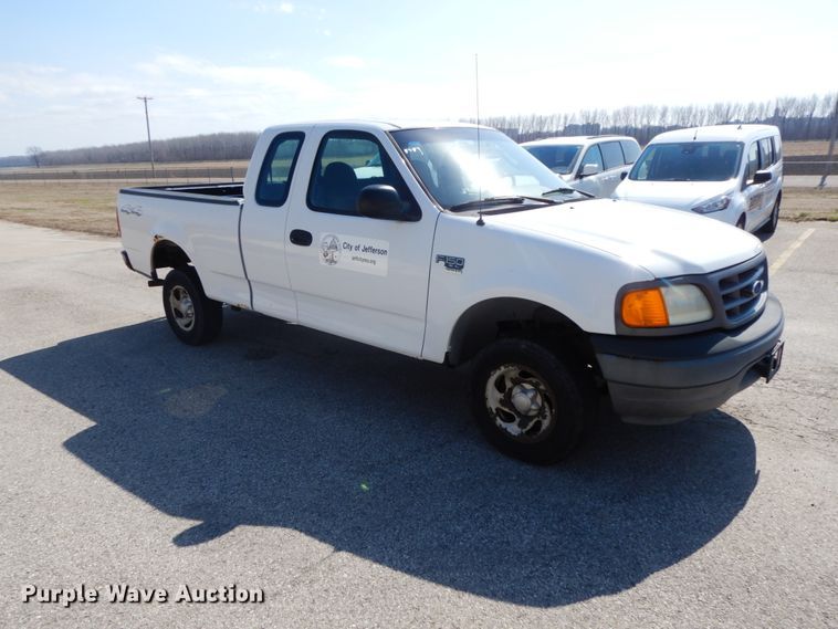 2004 Ford F150  SuperCab pickup truck