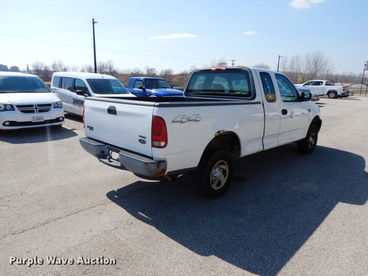 2004 Ford F150  SuperCab pickup truck