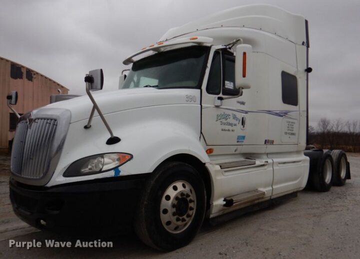 2009 International ProStar semi truck