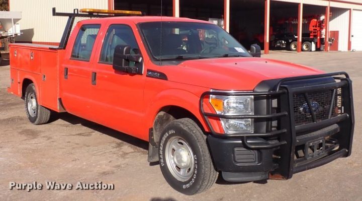 2011 Ford F250 Super Duty  Crew Cab utility bed pickup truck