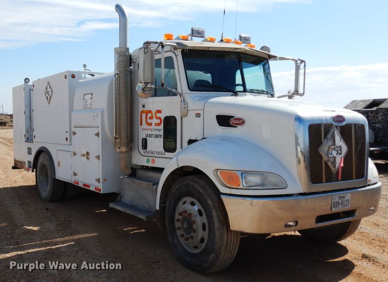 2014 Peterbilt 337  fuel / lube truck