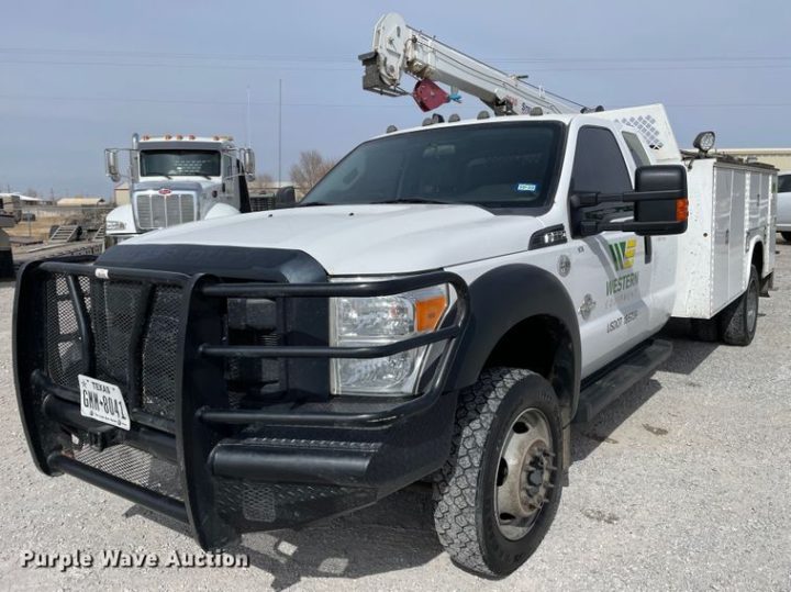 2015 Ford F550  SuperCab utility / service truck