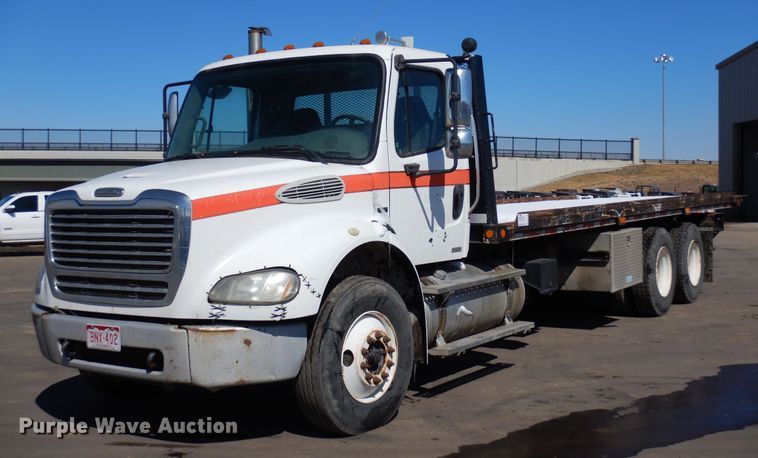 2007 Freightliner Business Class M2 112  rollback truck