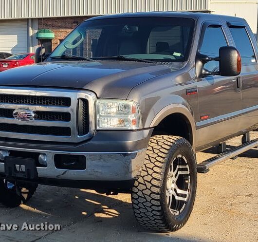 2006 Ford F250 Super Duty Lariat  Crew Cab pickup truck