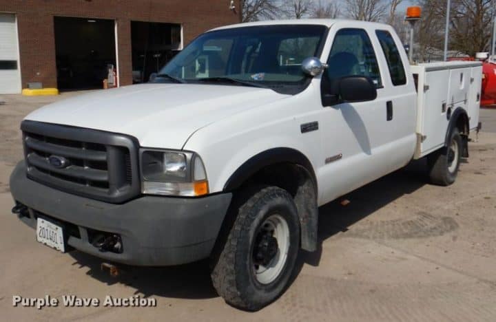 2003 Ford F250 Super Duty XL  SuperCab utility bed pickup truck