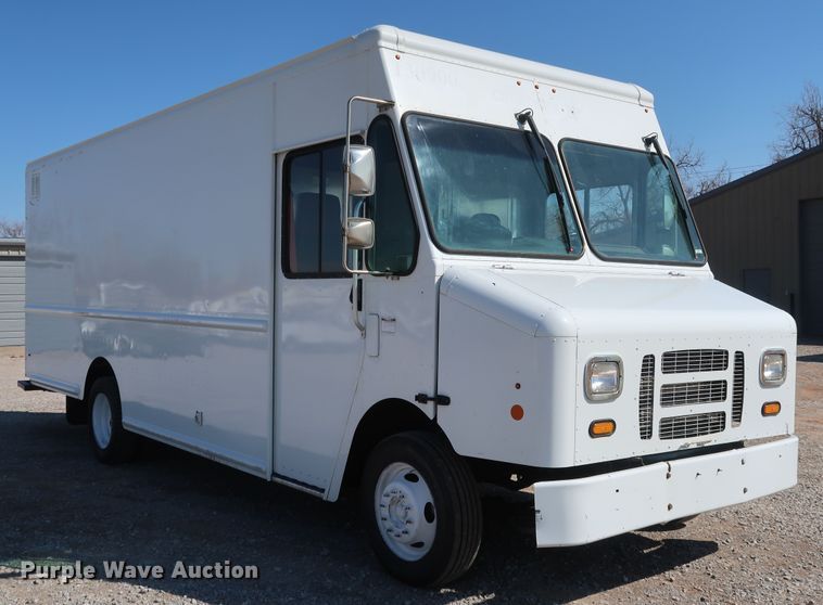 2013 Ford F59  refrigerated delivery truck