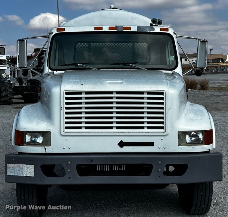 1997 International 4900  water truck