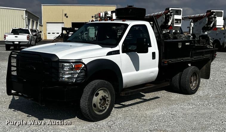 2014 Ford F450 Super Duty  flatbed truck