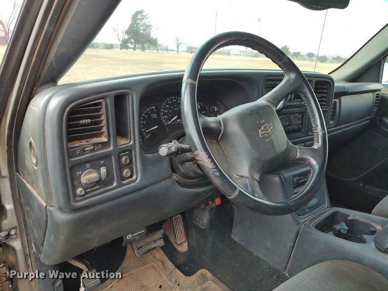 2002 Chevrolet Silverado 2500HD  Ext. Cab utility bed pickup truck