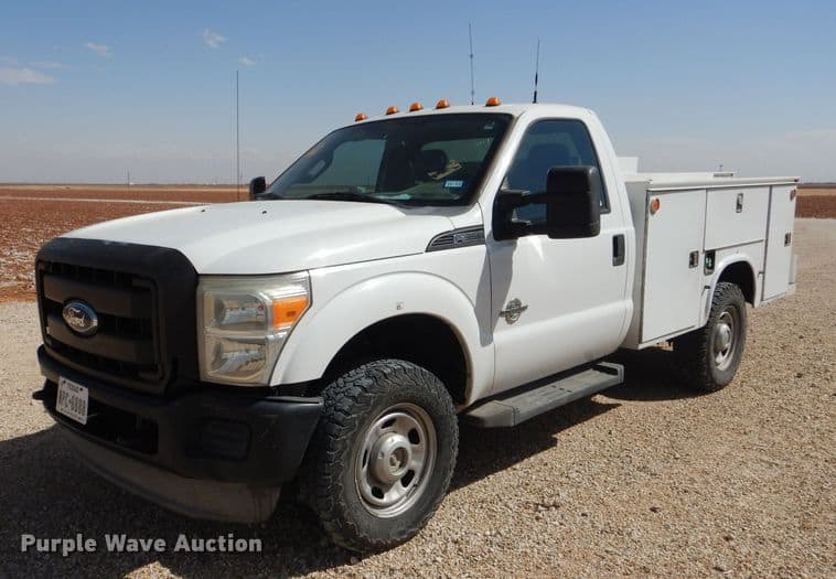 2012 Ford F350 Super Duty utility bed pickup truck