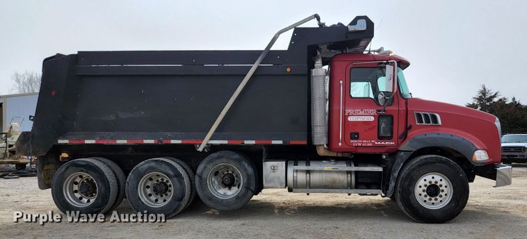 2007 Mack Granite CTP713B  dump truck